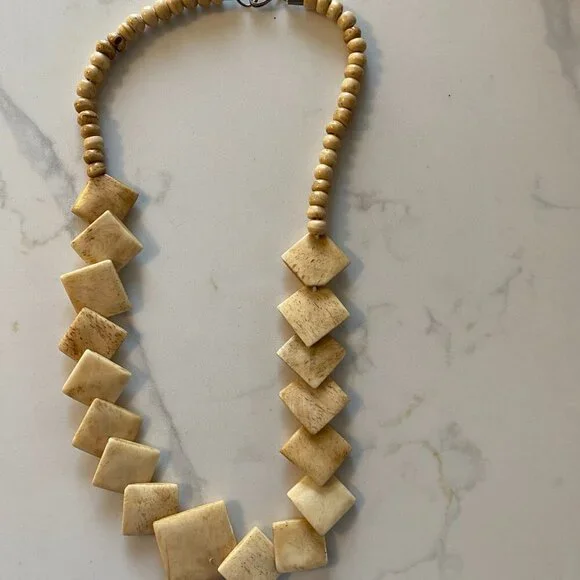 VINTAGE ARTSY STYLE FLAT SQUARE IVORY COLOR NECKLACE 9" - Picture 3 of 4